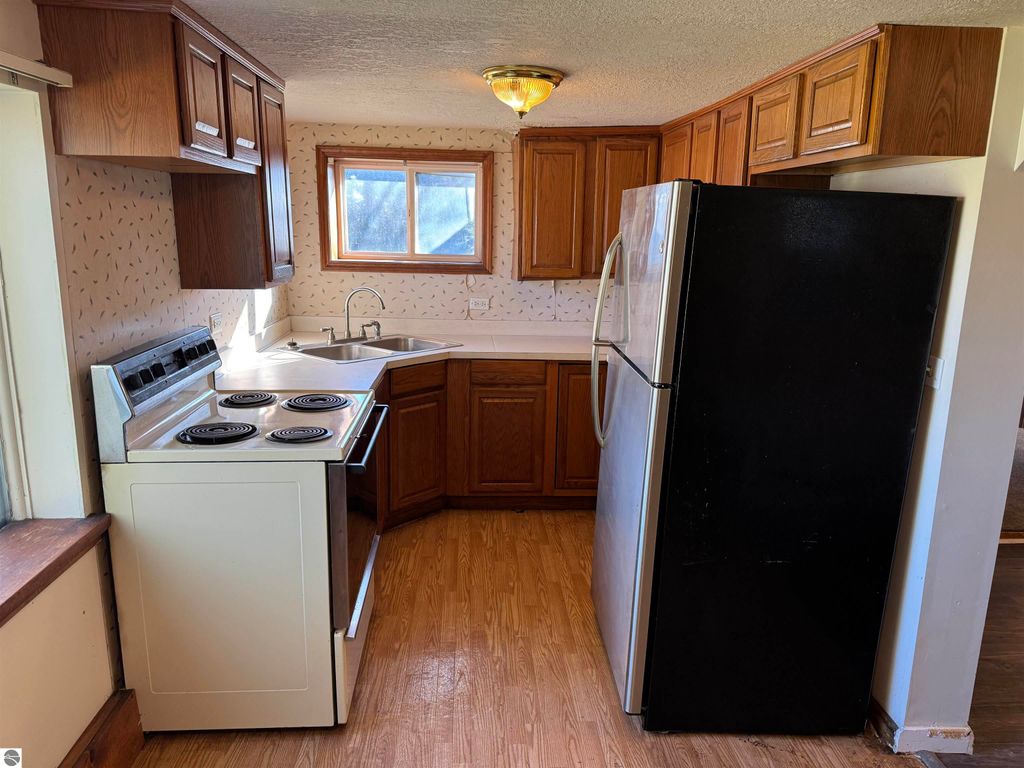 Photo of 330 W 13th Street, Cadillac, MI 49601 (MLS # 1940056)