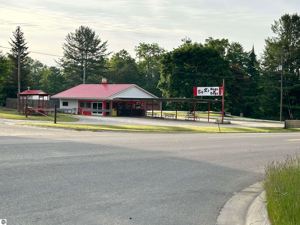 Photo of 1876 W Ludington Drive, Farwell, MI 48622 (MLS # 1922994)