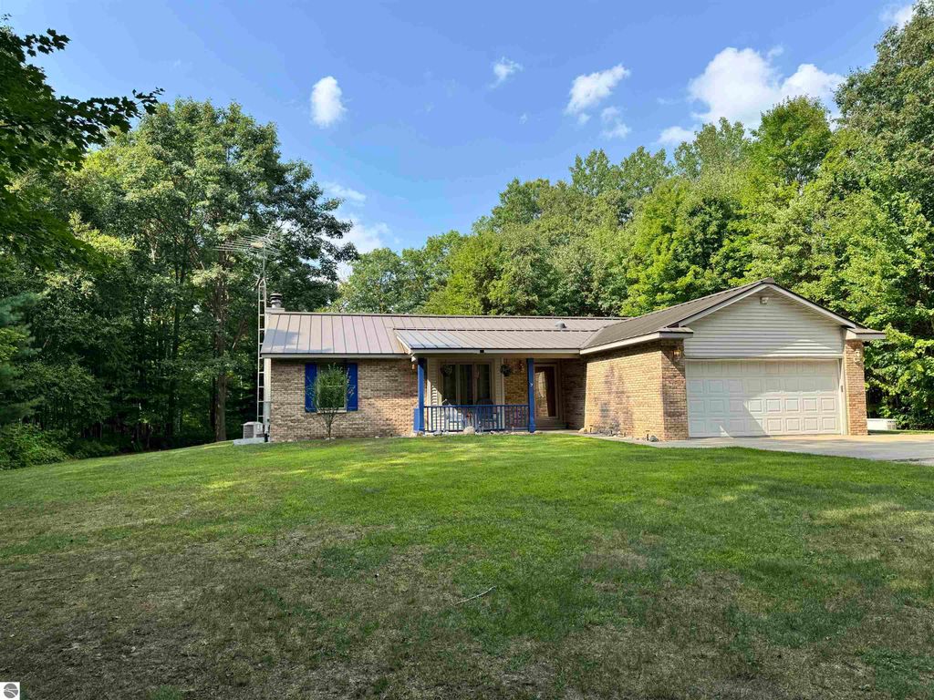Photo of 11167 E Arnold Lake Road, Gladwin, MI 48624 (MLS # 1937393)