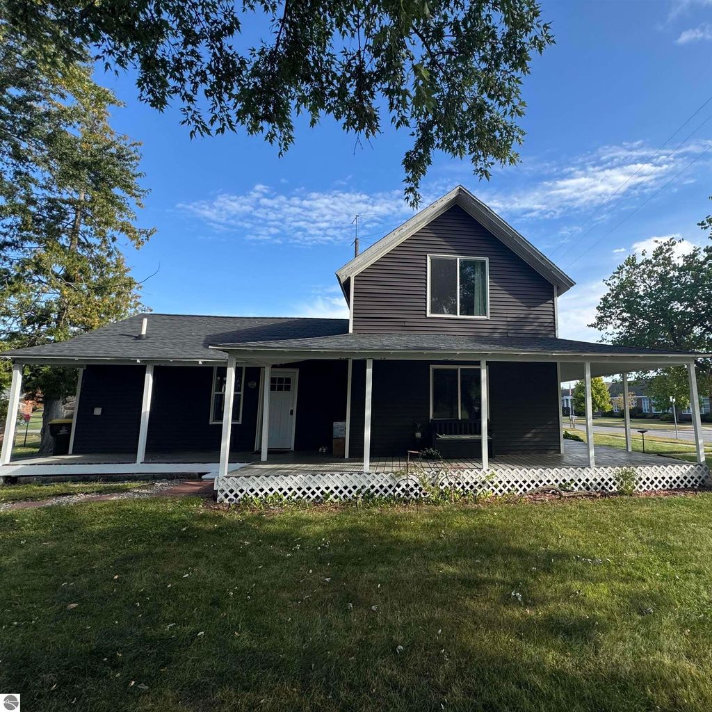 Photo of 210 S Adams, Mt Pleasant, MI 48858 (MLS # 1938488)