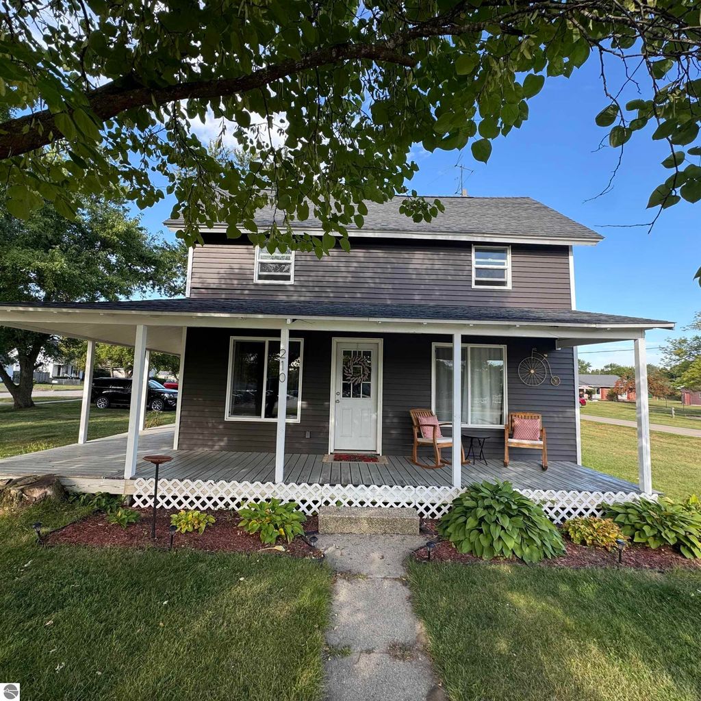 Photo of 210 S Adams, Mt Pleasant, MI 48858 (MLS # 1938488)
