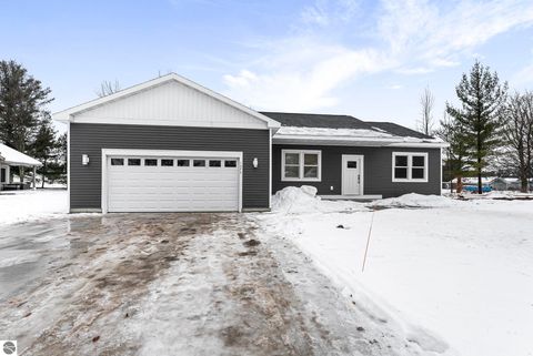 Photo of 1375 Killdeer Lane, Kingsley, MI 49649 (MLS # 1941367)