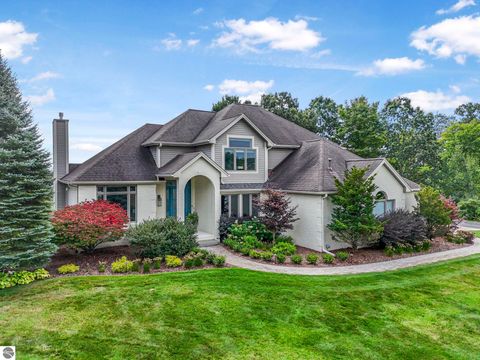 Photo of 9546 Eastridge Drive, Traverse City, MI 49686 (MLS # 1938805)