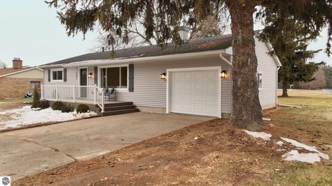 Tiny photo for 501 Devon Drive, St Louis, MI 48880 (MLS # 1941319)