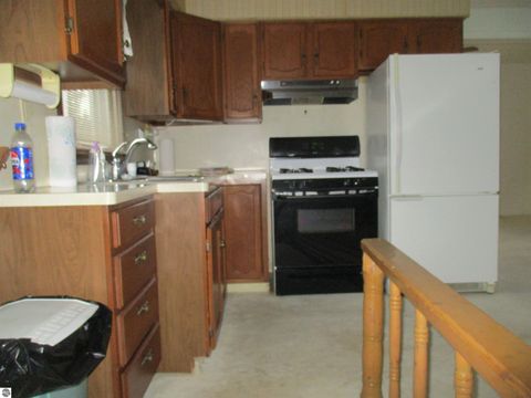 Tiny photo for 302 E Marshall Street, Alma, MI 48801 (MLS # 1939384)