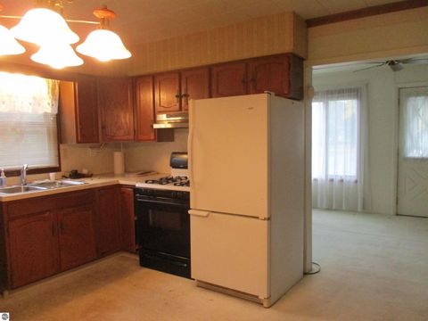 Tiny photo for 302 E Marshall Street, Alma, MI 48801 (MLS # 1939384)