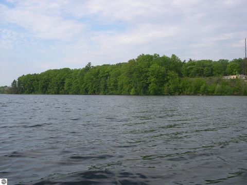 Tiny photo for 1581 Edgewater Ridge, Traverse City, MI 49684 (MLS # 1914245)