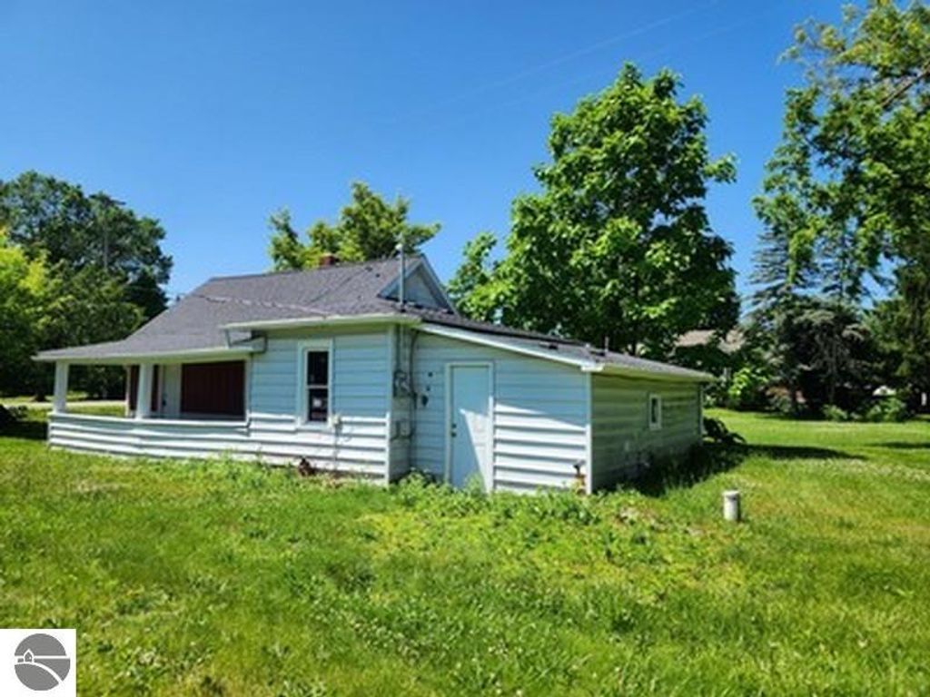 Photo of 212 W Main Street, Hale, MI 48739 (MLS # 1935781)
