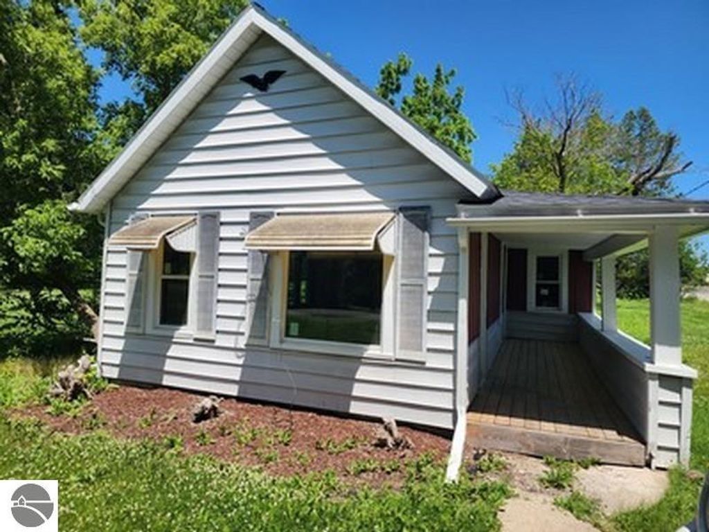 Photo of 212 W Main Street, Hale, MI 48739 (MLS # 1935781)