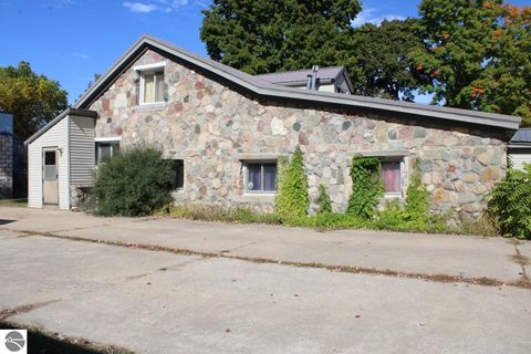 Photo of 316 S Coral Street, Kalkaska, MI 49646 (MLS # 1939304)