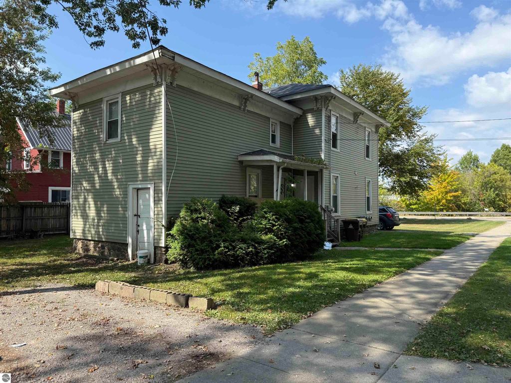 Photo of 256 Ely Street, Alma, MI 48801 (MLS # 1939869)