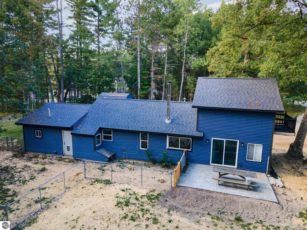 Photo of 1100 Cedar Avenue, Prudenville, MI 48651 (MLS # 1938659)