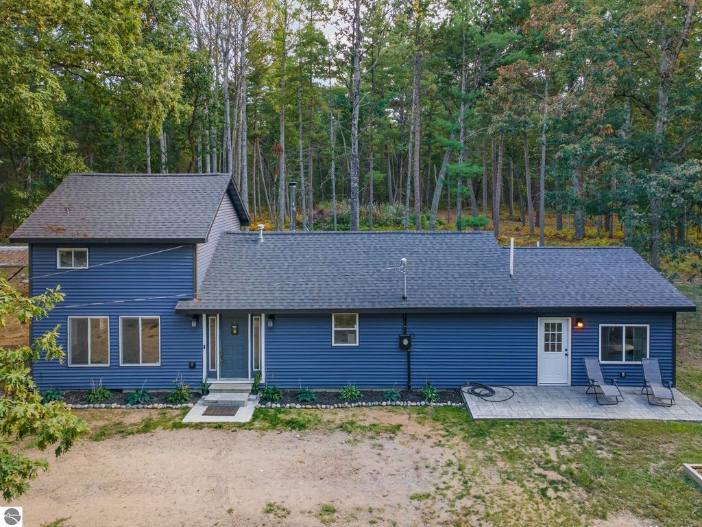 Photo of 1100 Cedar Avenue, Prudenville, MI 48651 (MLS # 1938659)