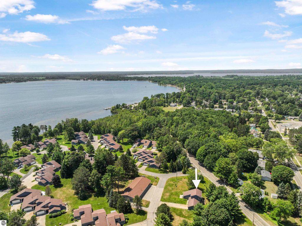 Photo of 200 North Shore Drive East, Cadillac, MI 49601 (MLS # 1936942)