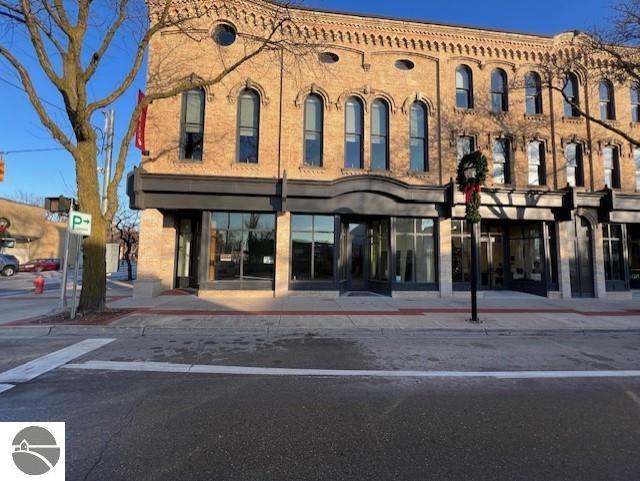 Photo 1 of 8 — 101 E Superior Drive, Alma, MI 48801
