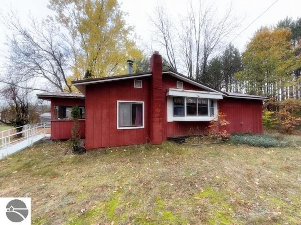 Photo of 10200 Lakola Road, Reed City, MI 49677 (MLS # 1939932)