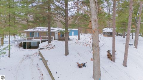 Photo of 7467 E Higgins Lake Drive, Roscommon, MI 48653 (MLS # 1941115)
