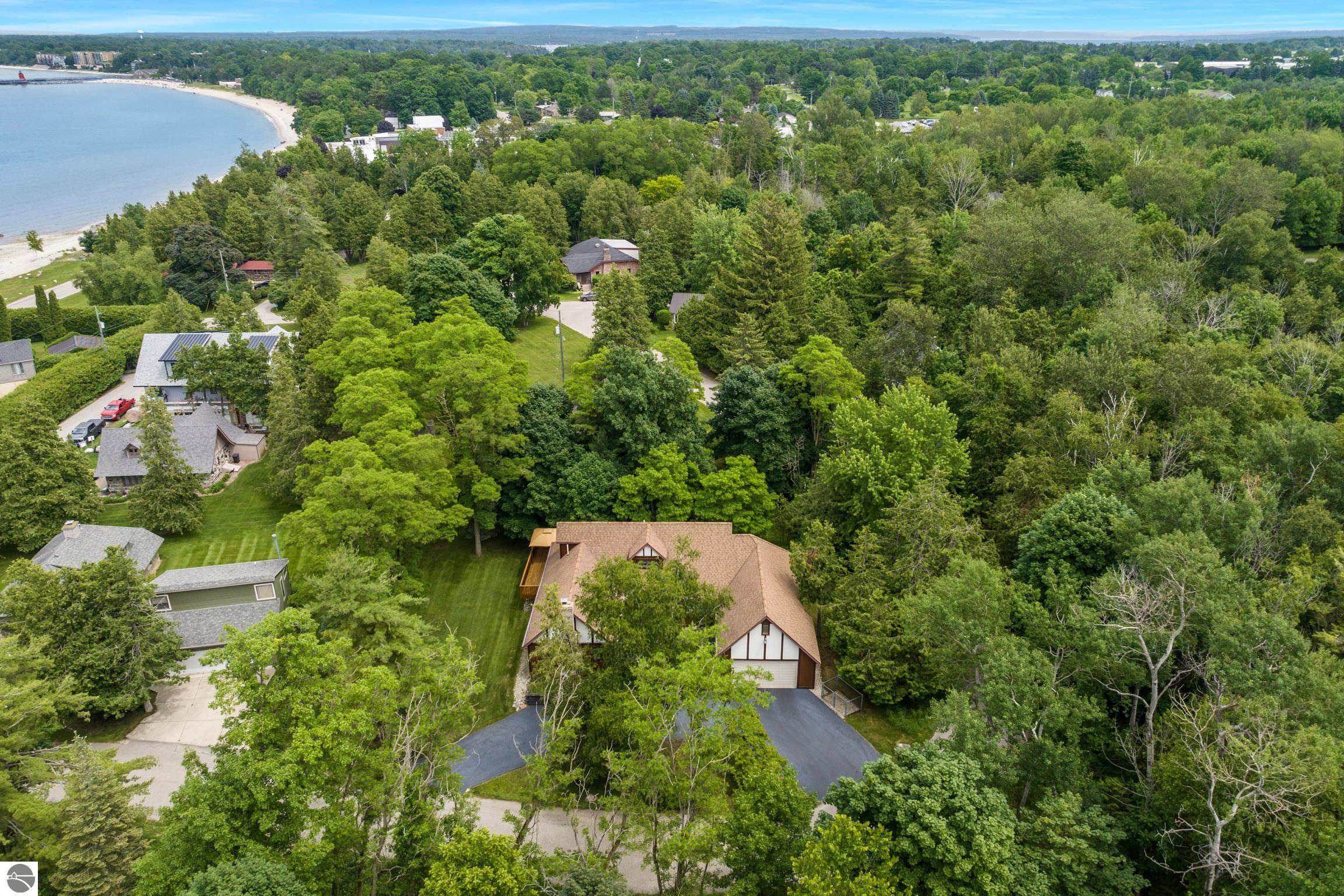 Charlevoix, Michigan 49720, United States, 4 Bedrooms Bedrooms, ,3 BathroomsBathrooms,Residential,Active,168639