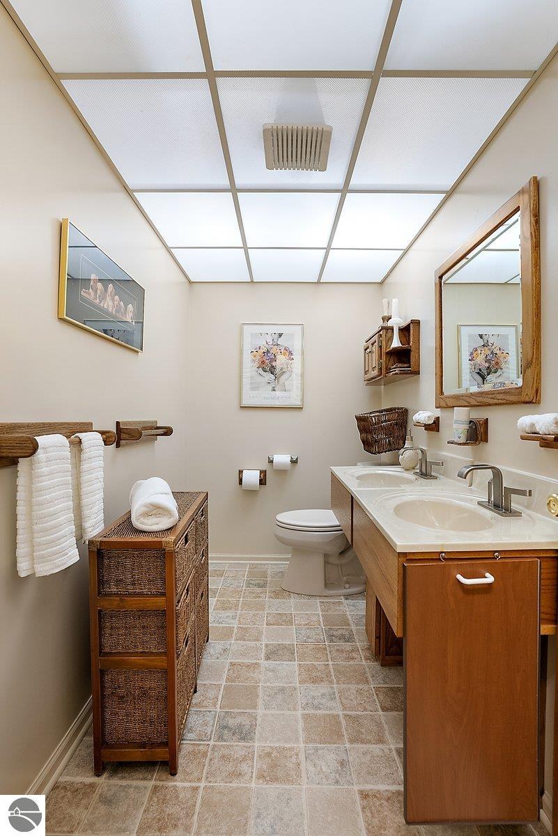 Charlevoix, Michigan 49720, United States, 4 Bedrooms Bedrooms, ,3 BathroomsBathrooms,Residential,Active,168639