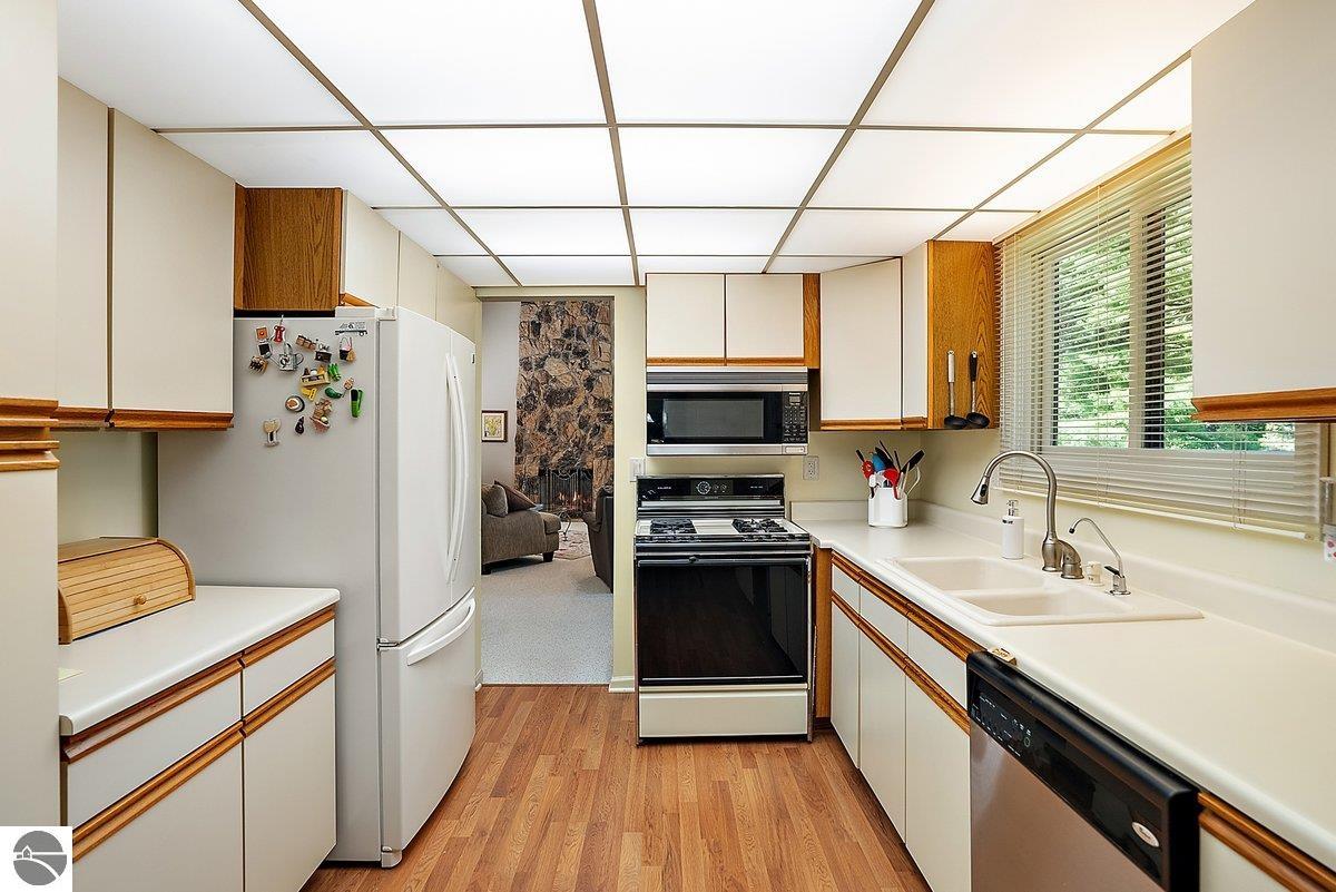 Charlevoix, Michigan 49720, United States, 4 Bedrooms Bedrooms, ,3 BathroomsBathrooms,Residential,Active,168639