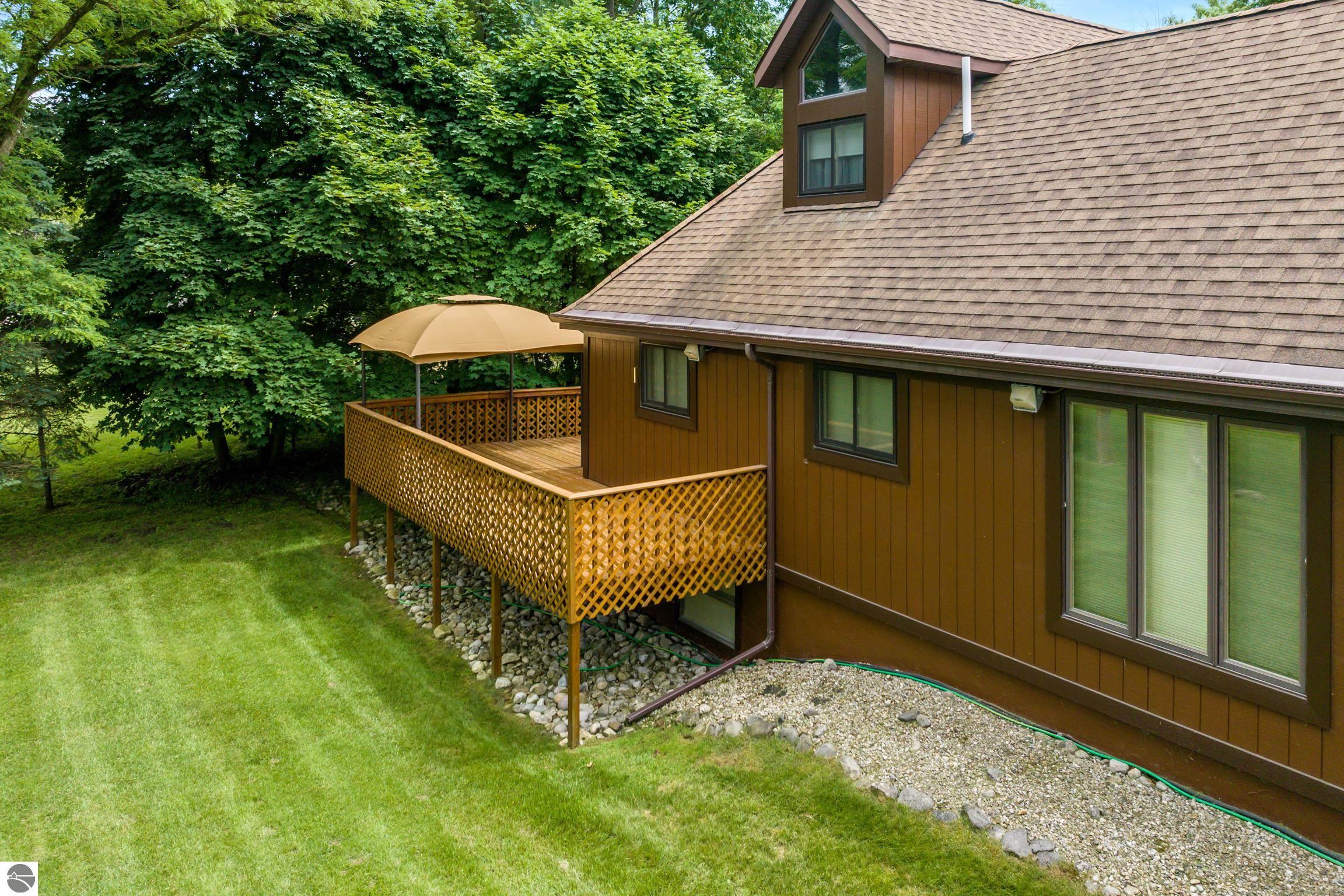 Charlevoix, Michigan 49720, United States, 4 Bedrooms Bedrooms, ,3 BathroomsBathrooms,Residential,Active,168639