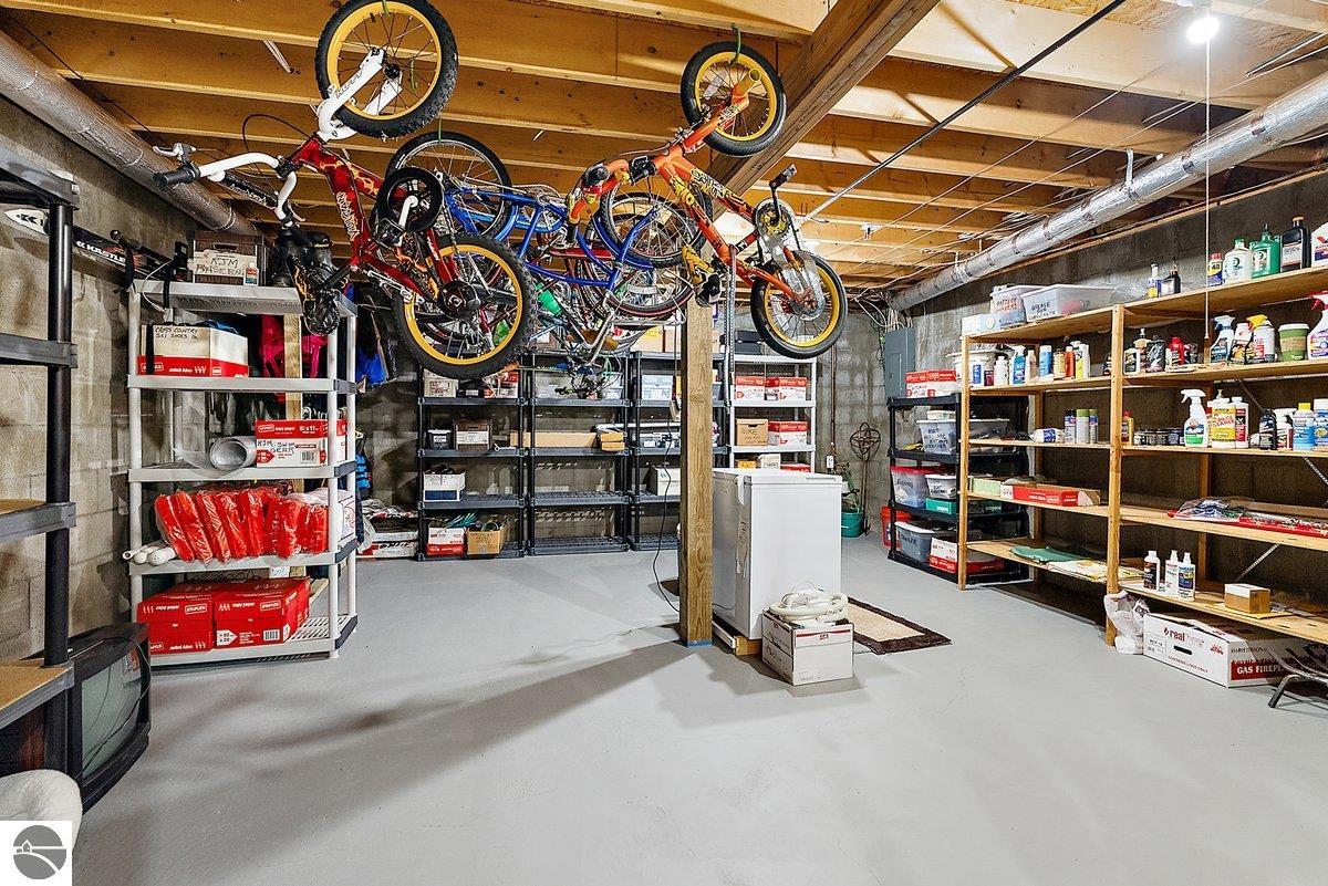 Charlevoix, Michigan 49720, United States, 4 Bedrooms Bedrooms, ,3 BathroomsBathrooms,Residential,Active,168639