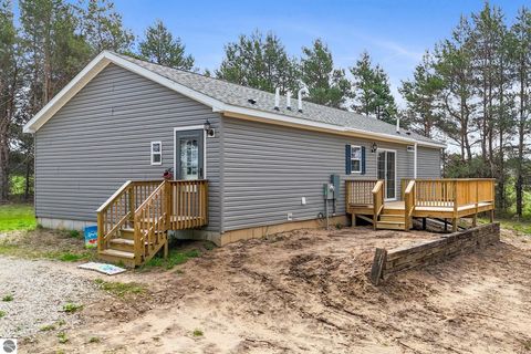 Tiny photo for 714 SE Saunders Road, Kalkaska, MI 49646 (MLS # 1933502)