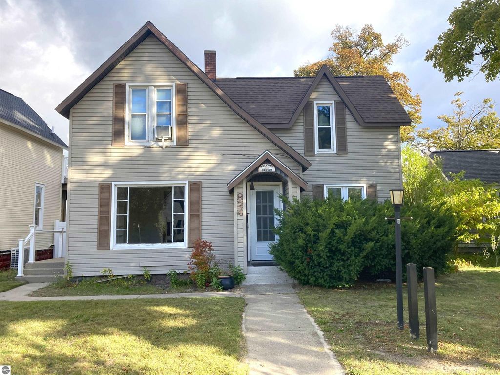 Photo of 824 W Front Street, Traverse City, MI 49684 (MLS # 1939794)
