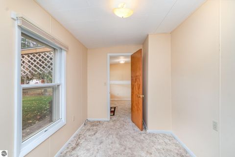 Tiny photo for 1435 E Broadway Street, Mt Pleasant, MI 48858 (MLS # 1940601)