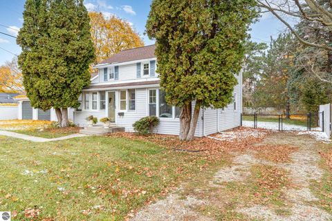 Tiny photo for 313 E Hillcrest Street, Alma, MI 48801 (MLS # 1940467)