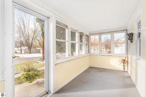 Tiny photo for 313 E Hillcrest Street, Alma, MI 48801 (MLS # 1940467)