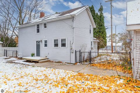 Tiny photo for 313 E Hillcrest Street, Alma, MI 48801 (MLS # 1940467)