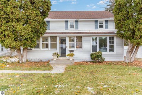 Tiny photo for 313 E Hillcrest Street, Alma, MI 48801 (MLS # 1940467)