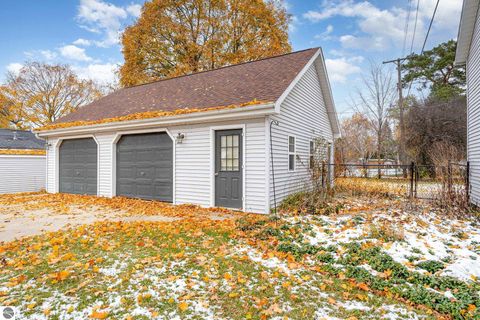 Tiny photo for 313 E Hillcrest Street, Alma, MI 48801 (MLS # 1940467)