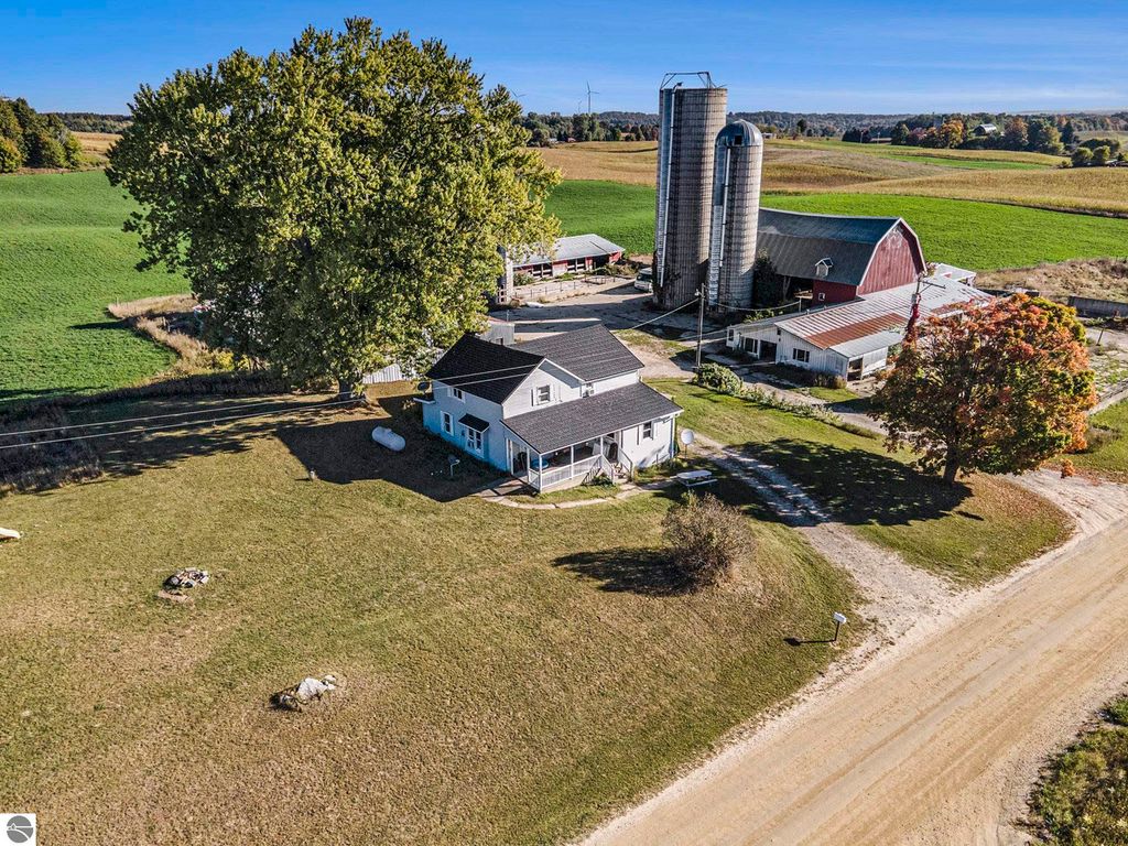 Photo of 10396 22 Mile Road, Tustin, MI 49688 (MLS # 1939135)