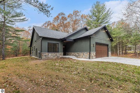 Photo of 6076 Heartwood Trail, Lake Ann, MI 49650 (MLS # 1941079)