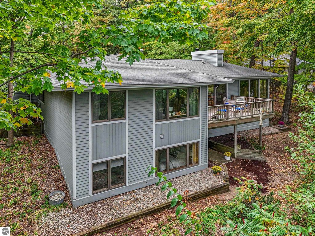 Photo of 3073 Ogidaki Trail, Traverse City, MI 49686 (MLS # 1939684)