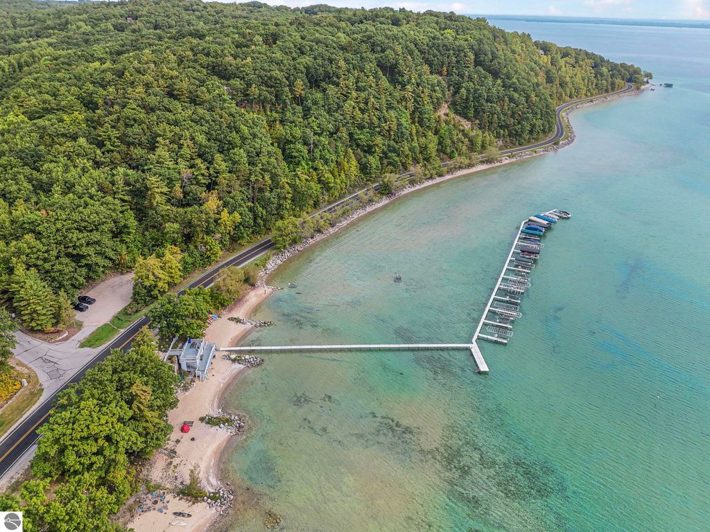 Photo of 3073 Ogidaki Trail, Traverse City, MI 49686 (MLS # 1939684)