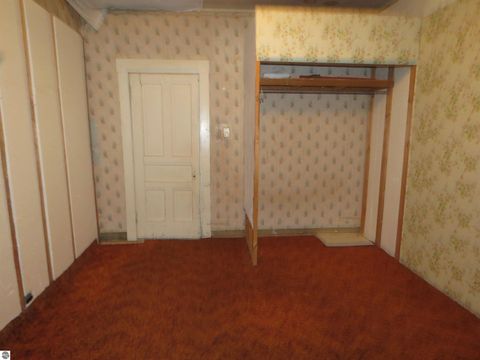 Tiny photo for 605 E Garfield Street, Cadillac, MI 49601 (MLS # 1941029)