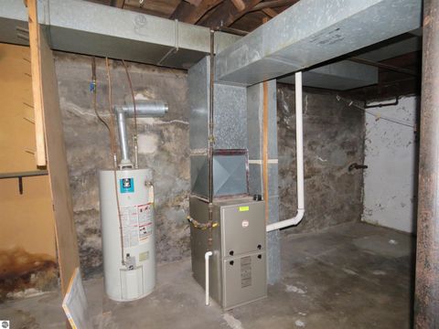 Tiny photo for 605 E Garfield Street, Cadillac, MI 49601 (MLS # 1941029)