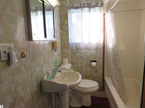 Tiny photo for 605 E Garfield Street, Cadillac, MI 49601 (MLS # 1941029)