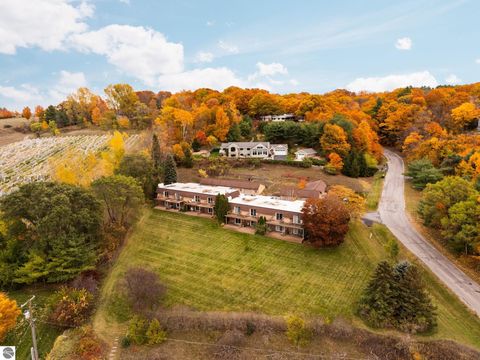 Photo of 246 Peninsula Hills, Traverse City, MI 49686 (MLS # 1940392)