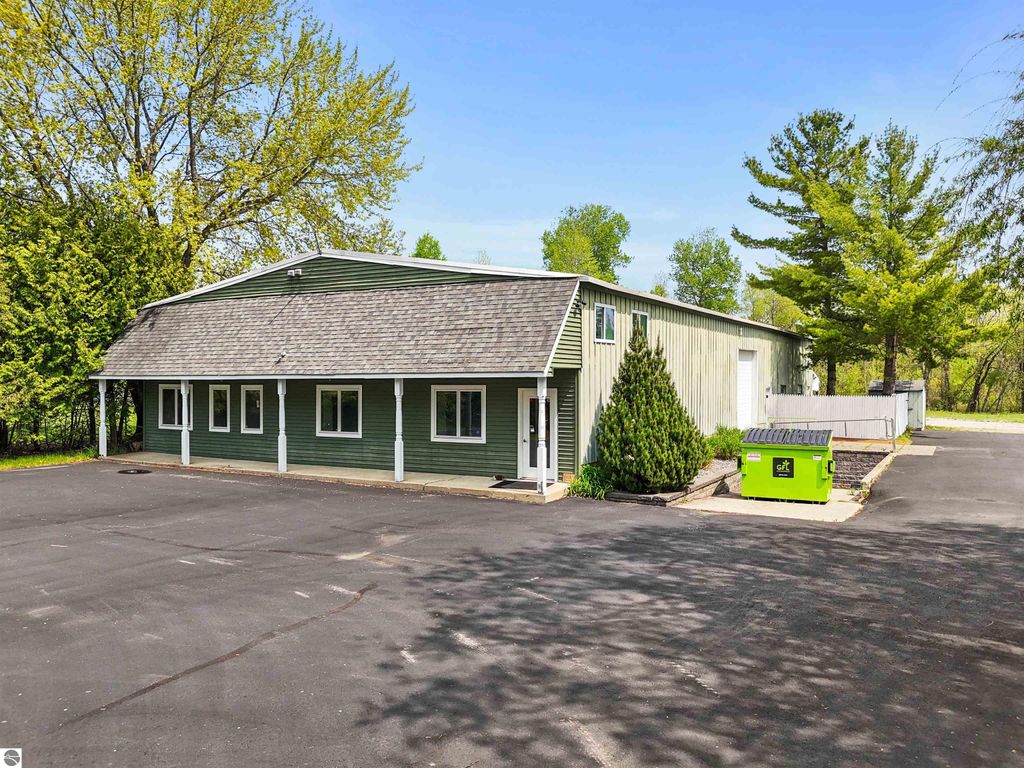 Photo of 9435 E Cherry Bend Road, Traverse City, MI 49684 (MLS # 1936259)