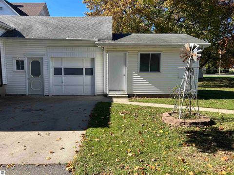 Tiny photo for 11138 W 2nd Street, Fowler, MI 48835 (MLS # 1940101)