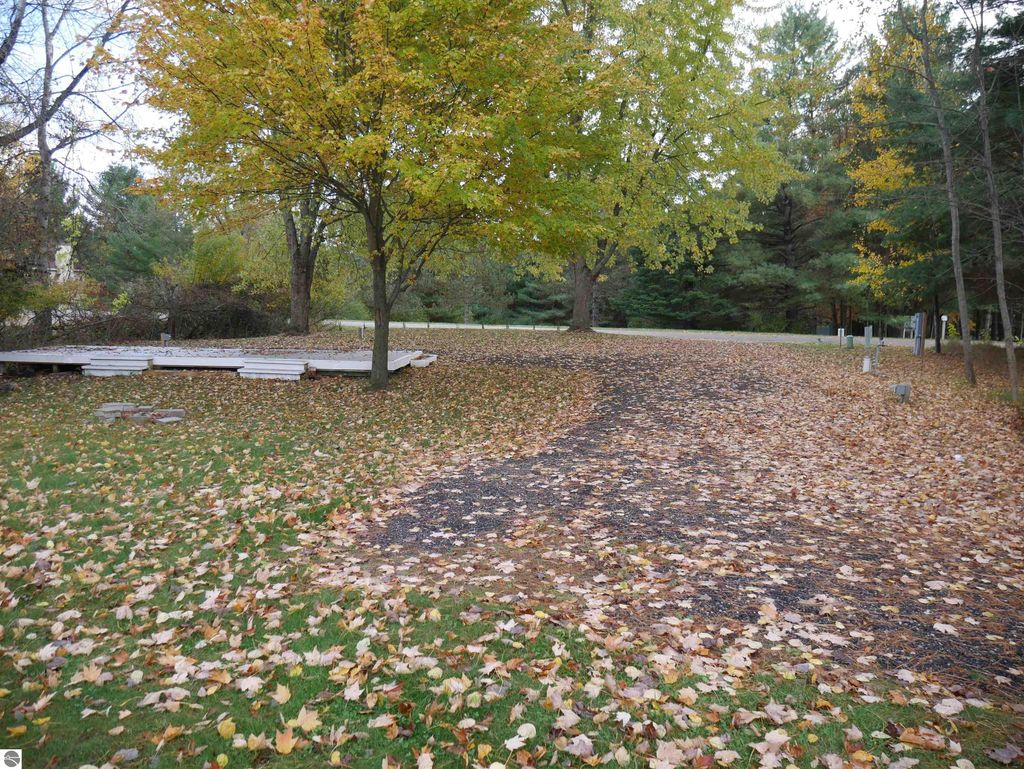 Photo of 5106 Queens Way, Gladwin, MI 48624 (MLS # 1939913)