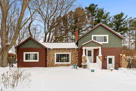 Photo of 657 Crystal Avenue, Frankfort, MI 49635 (MLS # 1941054)