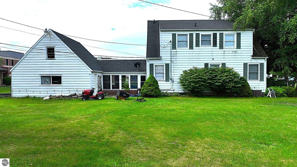 Photo of 1207 North Drive, Mt Pleasant, MI 48858 (MLS # 1936544)