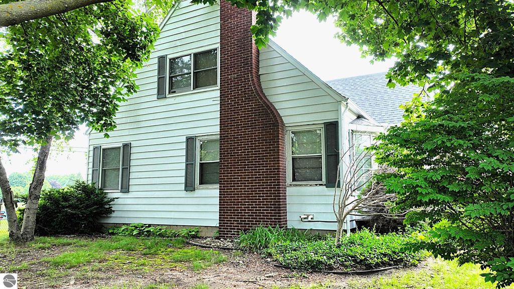 Photo of 1207 North Drive, Mt Pleasant, MI 48858 (MLS # 1936544)