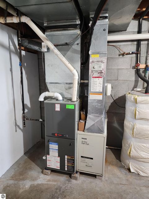 Tiny photo for 3400 N Sturgeon Road, Midland, MI 48640 (MLS # 1940918)