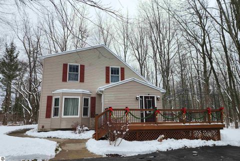 Tiny photo for 3400 N Sturgeon Road, Midland, MI 48640 (MLS # 1940918)